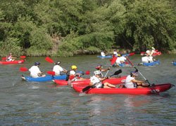 Carrera de kayak en el Río Sabinas